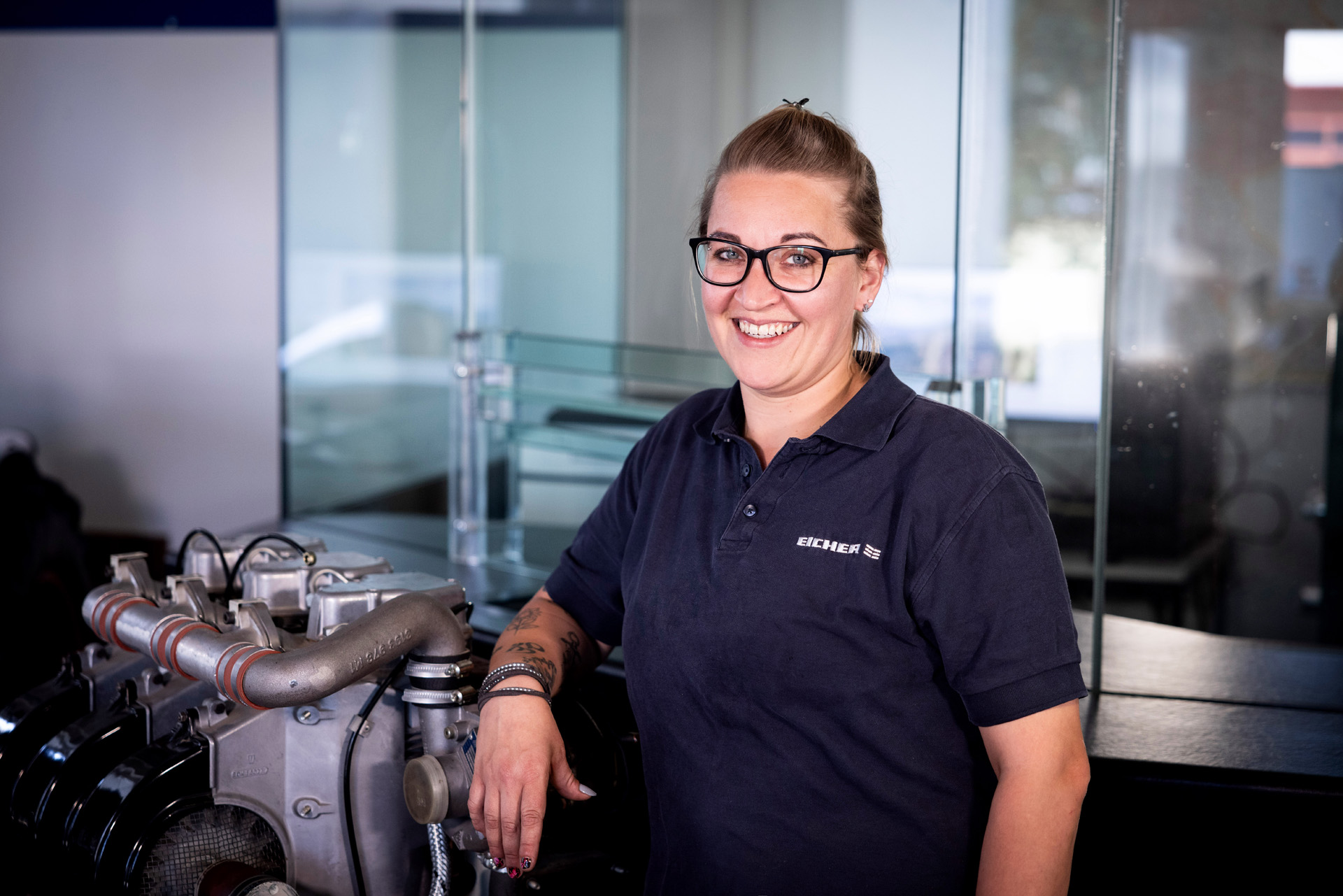 Steffi Kern Mitarbeiterfoto Mitarbeiterin der Eicher Vertriebs GmbH im Bereich Lager und Versand
