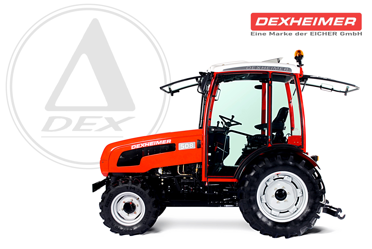 Dexheimer Traktor freigestellt Seitenansicht eines roten Dexheimer Traktors freigestellt