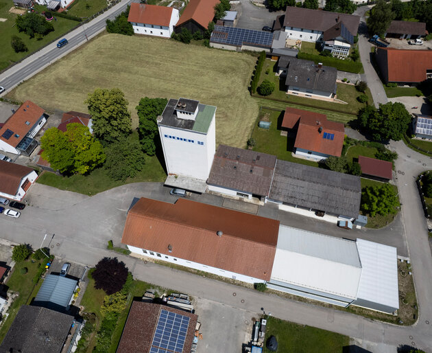 Eicher Standort Luftaufnahme Luftbild des Firmengeländes der Eicher Vertriebs GmbH
