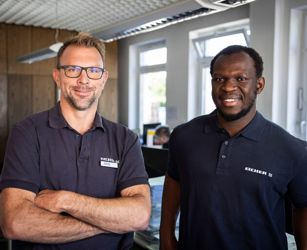 Eicher Service Team Mitarbeiter der Eicher Vertriebs GmbH vor Ort