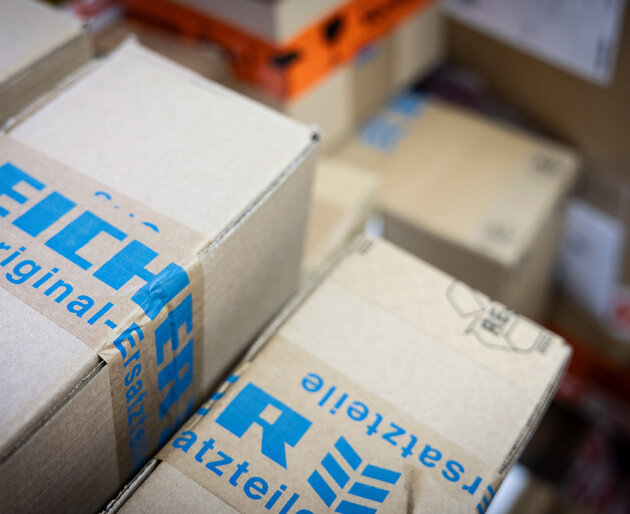 Eicher Ersatzteillager Verpackung Versandvorbereitung von Eicher Ersatzteilen
